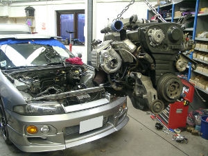 Фото ремонта двигателя в Калуге.